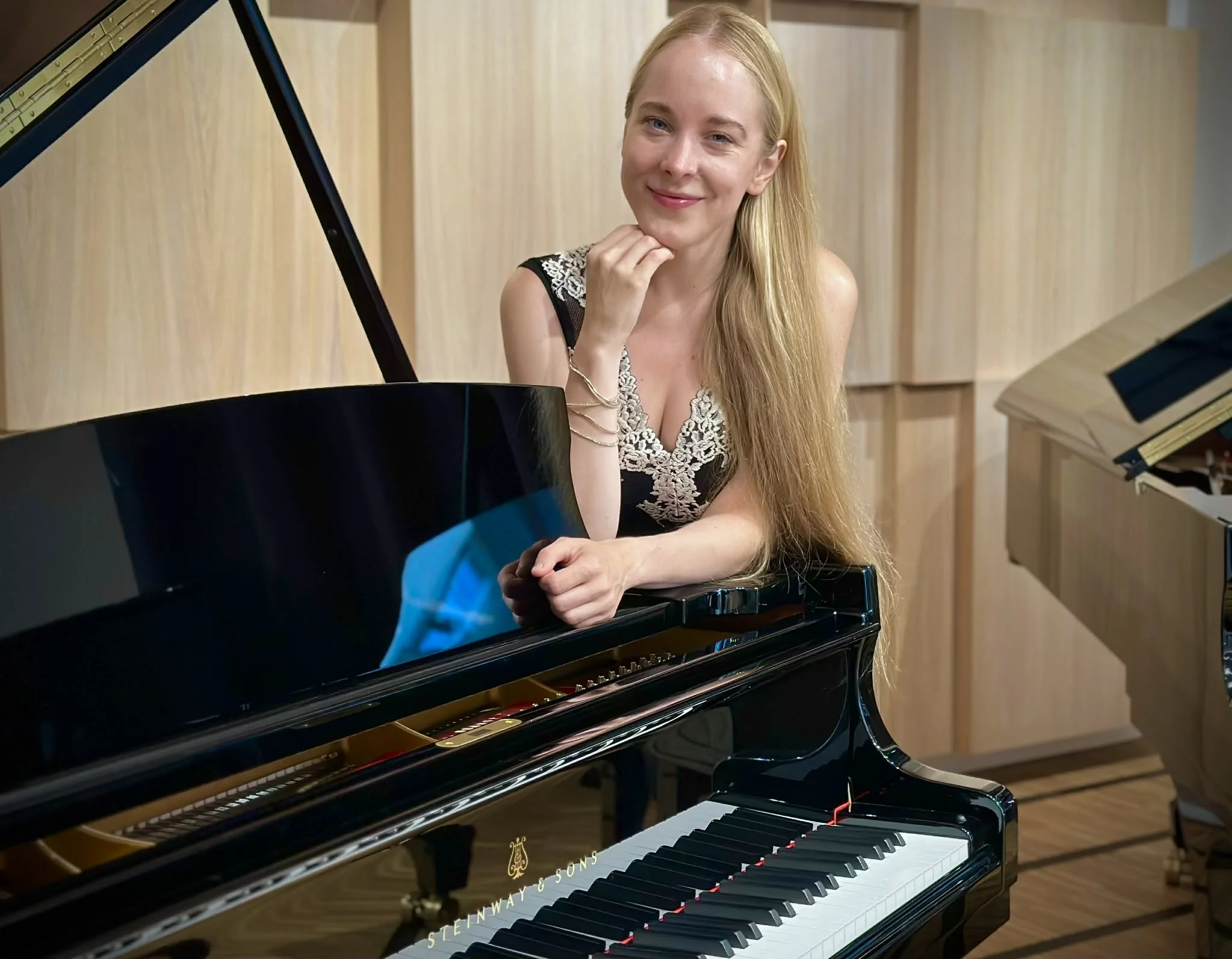 Joanna Sochacka at Steinway piano